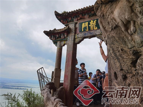 2020国庆旅游收入成_2020年国庆各省旅游收入排名揭晓,最富裕是它,四川竟(2)